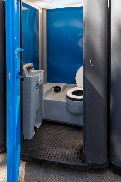 Best Porta potty rental near me  in Lake Linden, MI